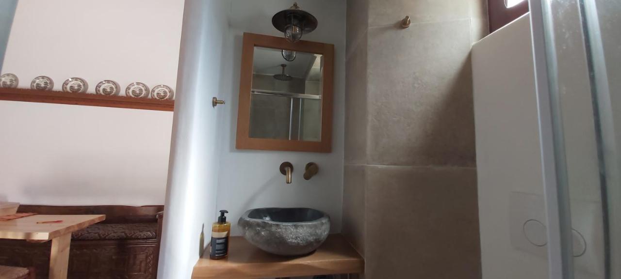 בית נופש Small Traditional House In Asfendiou Kos